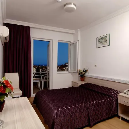 Hotel Lara Diamond 3*